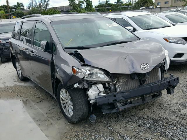 5TDYK3DC9FS556171 - 2015 TOYOTA SIENNA XLE GRAY photo 1