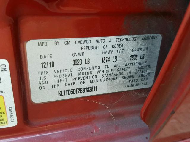 KL1TD5DE2BB183811 - 2011 CHEVROLET AVEO LS RED photo 10