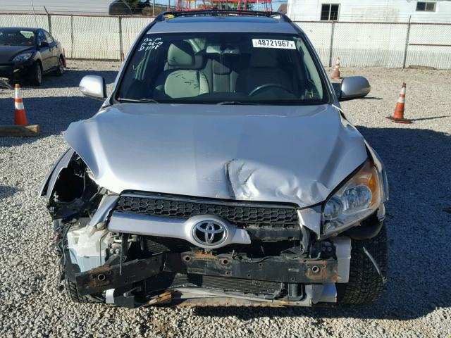 JTMBF31V095012054 - 2009 TOYOTA RAV4 LIMIT SILVER photo 9