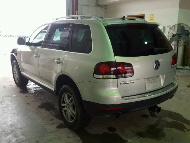 WVGBE77L48D032341 - 2008 VOLKSWAGEN TOUAREG 2 SILVER photo 3