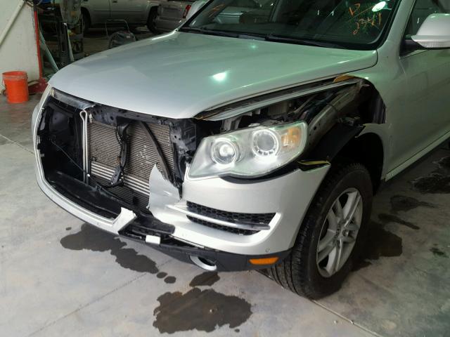 WVGBE77L48D032341 - 2008 VOLKSWAGEN TOUAREG 2 SILVER photo 9