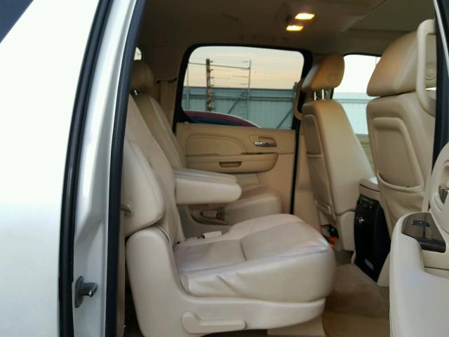 1GYFK66818R145831 - 2008 CADILLAC ESCALADE E WHITE photo 6