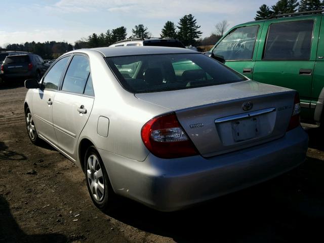 4T1BE32K22U581812 - 2002 TOYOTA CAMRY LE SILVER photo 3