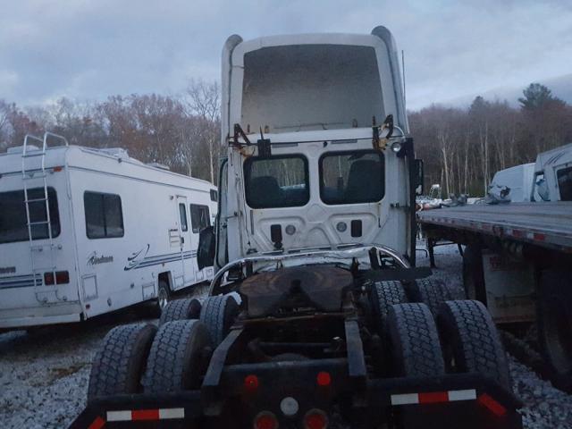 1FUJGEDR4DSFB3811 - 2013 FREIGHTLINER CASCADIA 1 WHITE photo 6