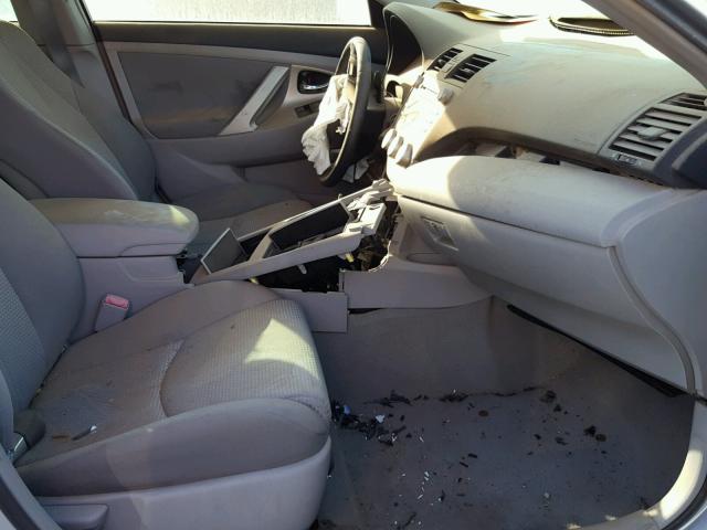 4T1BF3EK6BU622449 - 2011 TOYOTA CAMRY BASE SILVER photo 5