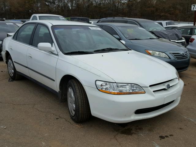 1HGCG5645WA124513 - 1998 HONDA ACCORD LX WHITE photo 1