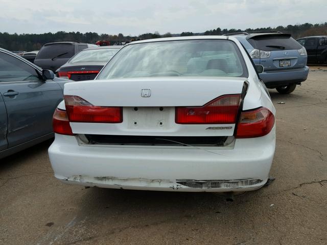 1HGCG5645WA124513 - 1998 HONDA ACCORD LX WHITE photo 9