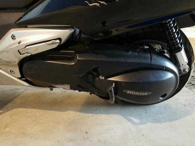 JH2PF01475K200097 - 2005 HONDA FSC600 A BLACK photo 7