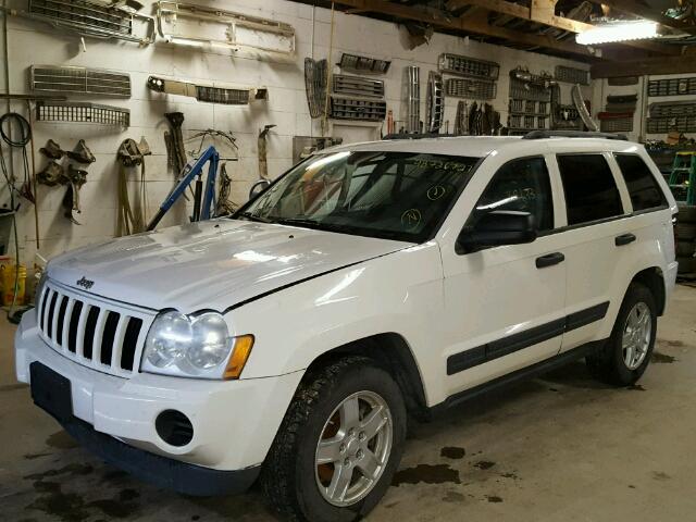 1J4GR48K55C596000 - 2005 JEEP GRAND CHER WHITE photo 2