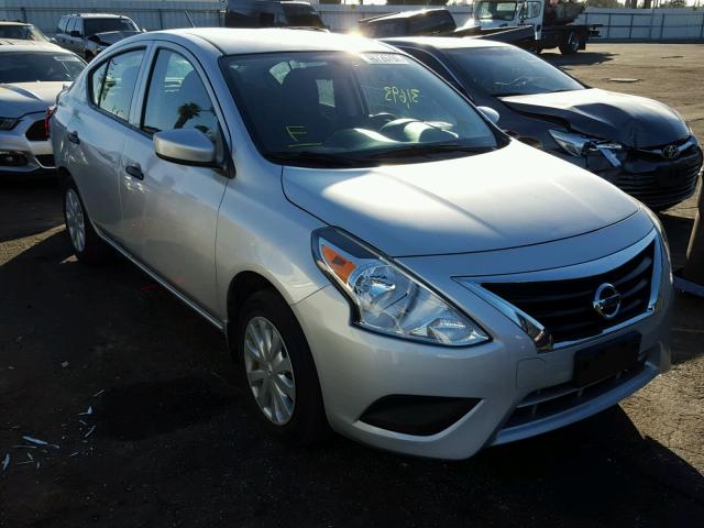 3N1CN7AP3GL818731 - 2016 NISSAN VERSA S SILVER photo 1