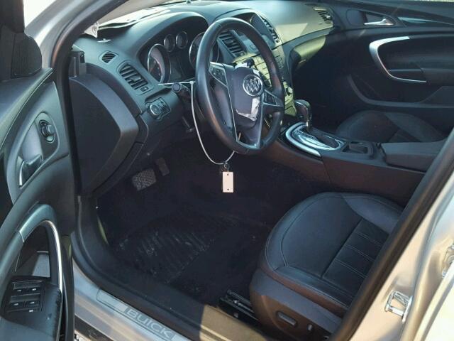 W04GZ5GVXB1069000 - 2011 BUICK REGAL CXL SILVER photo 9