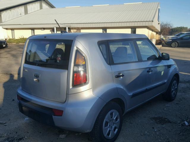 KNDJT2A17B7332459 - 2011 KIA SOUL GRAY photo 4