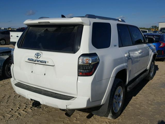 JTEBU5JR9H5421815 - 2017 TOYOTA 4RUNNER SR WHITE photo 4