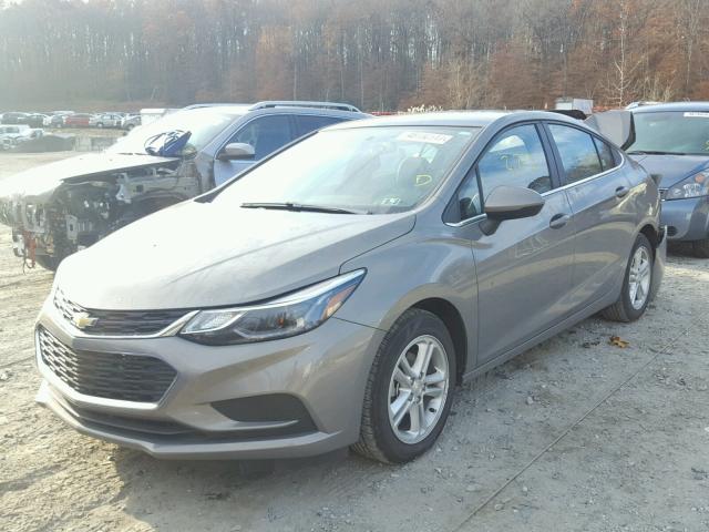 1G1BG5SE5H7236763 - 2017 CHEVROLET CRUZE LT GRAY photo 2