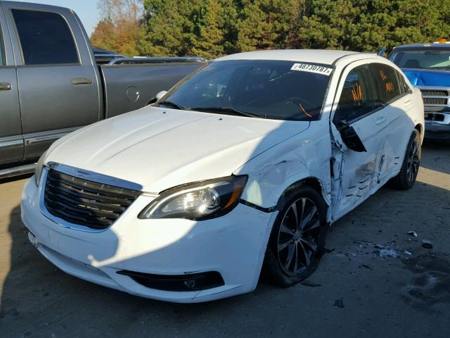 1C3CCBBG2CN288724 - 2012 CHRYSLER 200 TOURIN WHITE photo 2