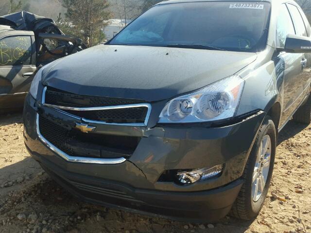 1GNKRGED7BJ229685 - 2011 CHEVROLET TRAVERSE L GRAY photo 9