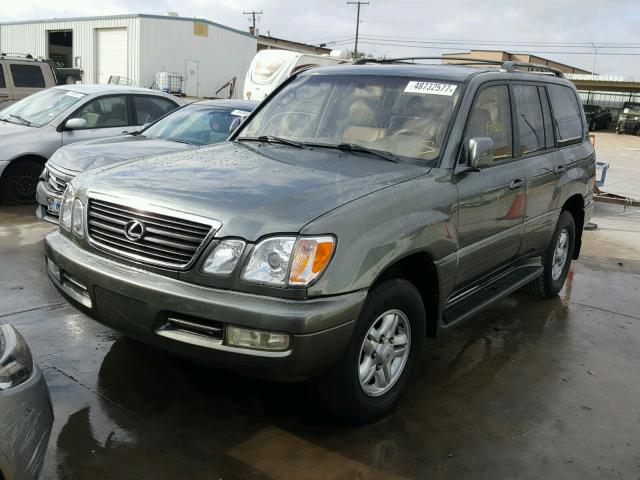 JTJHT00W823519648 - 2002 LEXUS LX 470 GRAY photo 2