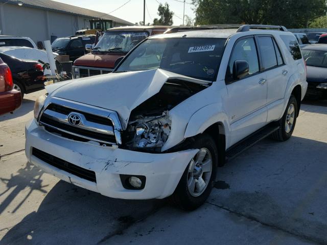 JTEZU14R168056710 - 2006 TOYOTA 4RUNNER SR WHITE photo 2