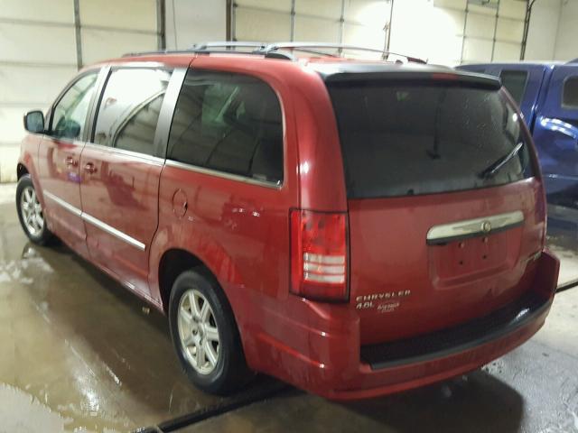 2A4RR5DXXAR142374 - 2010 CHRYSLER TOWN & COU RED photo 3