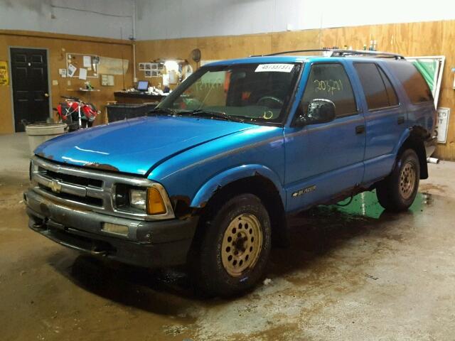 1GNDT13W9S2113801 - 1995 CHEVROLET BLAZER BLUE photo 2