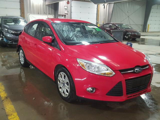 1FAHP3K28CL283190 - 2012 FORD FOCUS SE RED photo 1