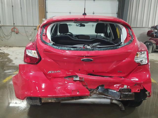 1FAHP3K28CL283190 - 2012 FORD FOCUS SE RED photo 9