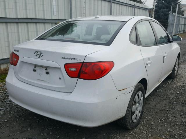 KMHDU46D88U400881 - 2008 HYUNDAI ELANTRA GL WHITE photo 4