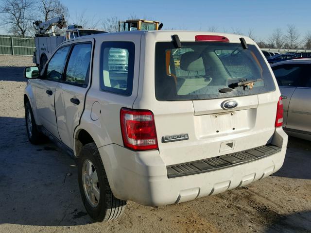 1FMCU0C76BKC16237 - 2011 FORD ESCAPE XLS WHITE photo 3