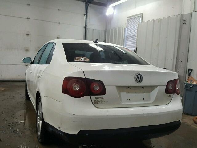 3VWRZ71K48M064862 - 2008 VOLKSWAGEN JETTA SE WHITE photo 3