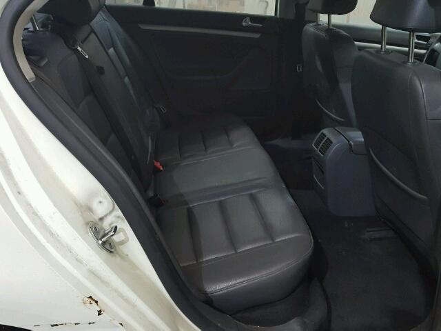 3VWRZ71K48M064862 - 2008 VOLKSWAGEN JETTA SE 白色 照片 6