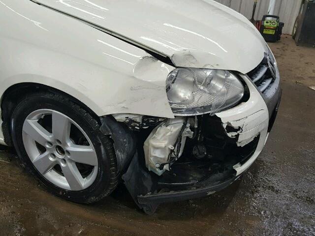 3VWRZ71K48M064862 - 2008 VOLKSWAGEN JETTA SE 白色 照片 9