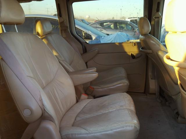 1C4GP64L2TB403116 - 1996 CHRYSLER TOWN & COU GREEN photo 6