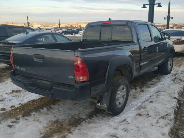 5TFMU4FN8FX033702 - 2015 TOYOTA TACOMA DOU GRAY photo 4