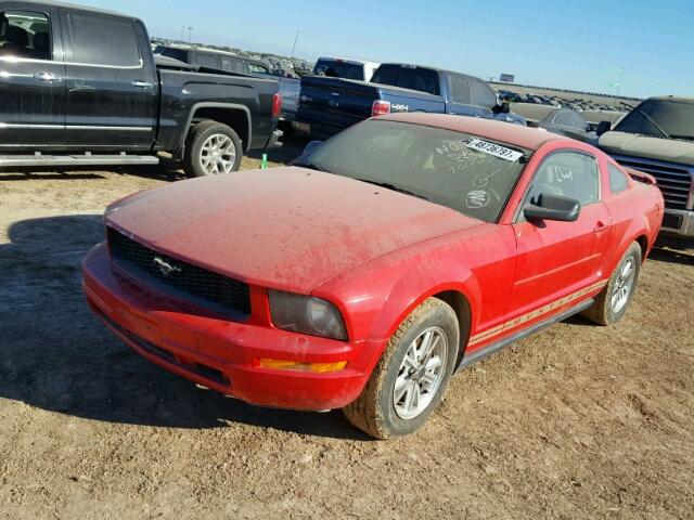 1ZVFT80N265164337 - 2006 FORD MUSTANG RED photo 2