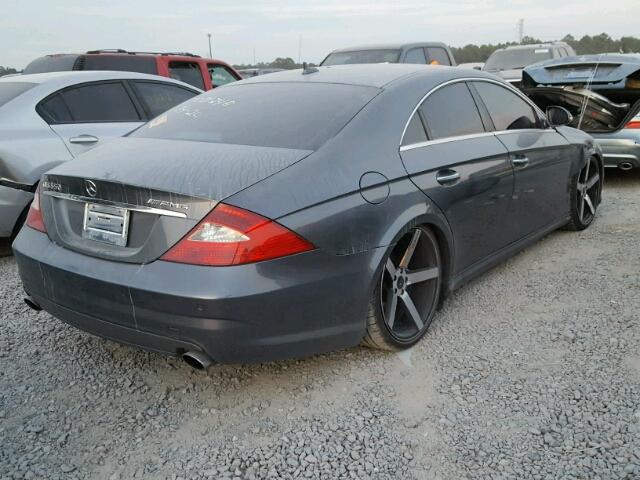 WDDDJ72X48A125368 - 2008 MERCEDES-BENZ CLS 550 GRAY photo 4