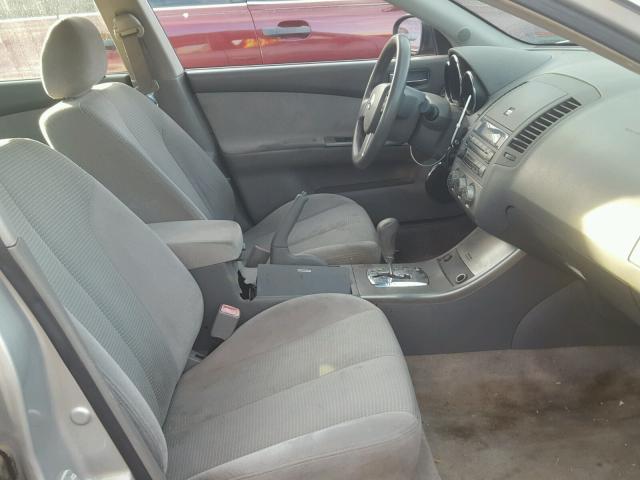 1N4AL11D05C154707 - 2005 NISSAN ALTIMA S GRAY photo 5