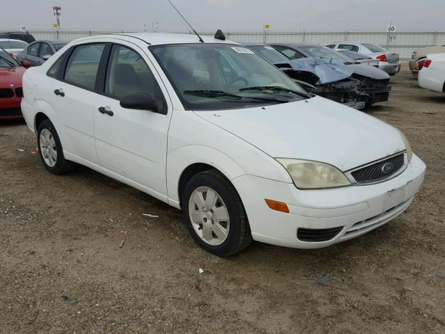 1FAHP34N27W323176 - 2007 FORD FOCUS ZX4 WHITE photo 1