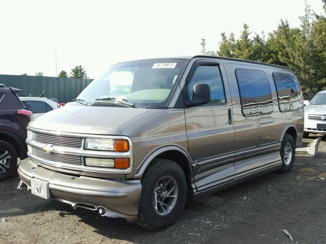 1GBFG15R811240321 - 2001 CHEVROLET EXPRESS G1 BROWN photo 2