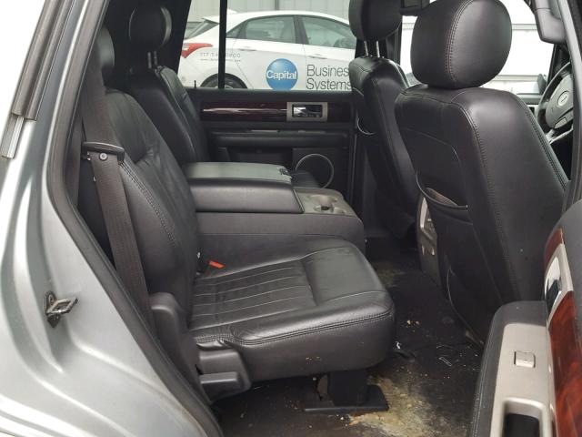 5LMFU28596LJ08370 - 2006 LINCOLN NAVIGATOR Srebrny zdjęcie 6