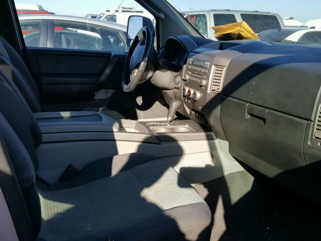 1N6AA06A94N585751 - 2004 NISSAN TITAN XE SILVER photo 5