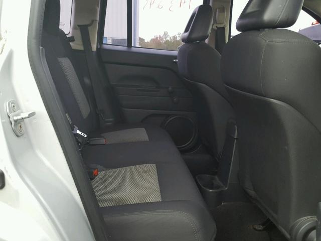 1J8FF47W58D733507 - 2008 JEEP COMPASS SP 银色 照片 6