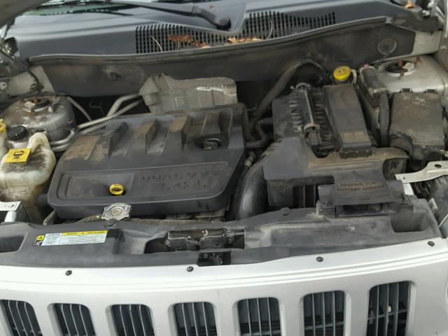 1J8FF47W58D733507 - 2008 JEEP COMPASS SP 银色 照片 7