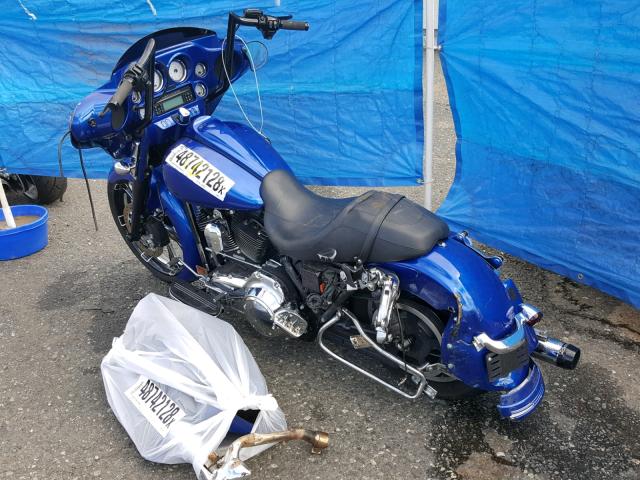 1HD1KB418BB678661 - 2011 HARLEY-DAVIDSON FLHX BLUE photo 3