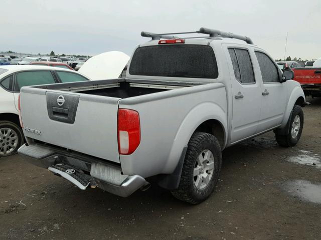 1N6AD07W35C400222 - 2005 NISSAN FRONTIER C SILVER photo 4