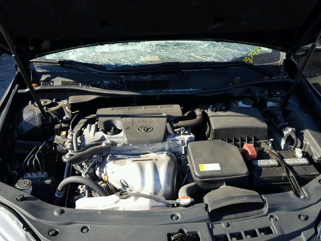 4T1BF1FK9GU176811 - 2016 TOYOTA CAMRY LE შავი ფოტო 7