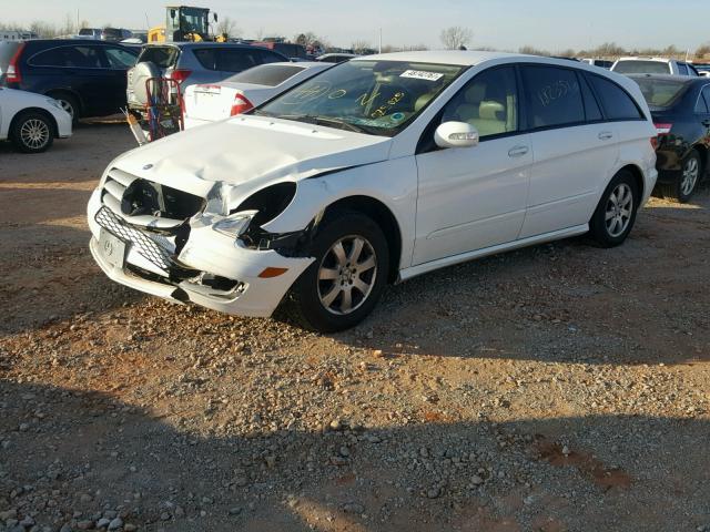 4JGCB65E06A025025 - 2006 MERCEDES-BENZ R 350 WHITE photo 2