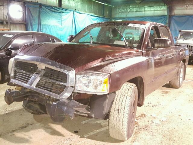 1D7HW48N85S178118 - 2005 DODGE DAKOTA QUA MAROON photo 2