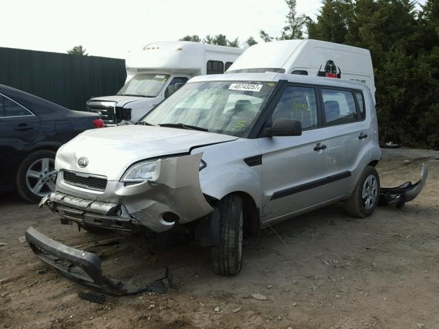 KNDJT2A11B7714793 - 2011 KIA SOUL SILVER photo 2