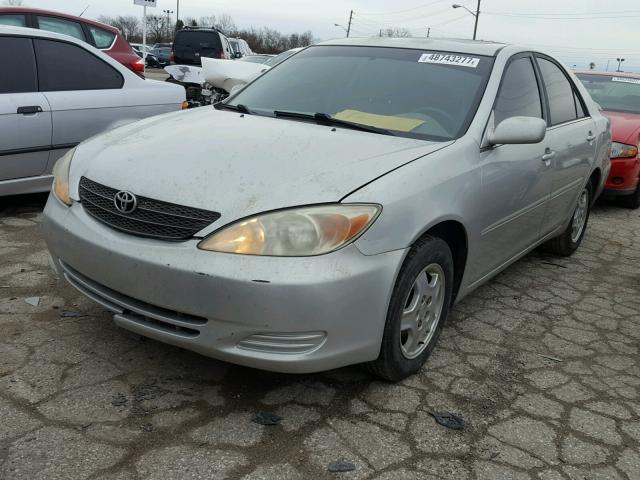 4T1BF32K72U541464 - 2002 TOYOTA CAMRY LE 银色 照片 2