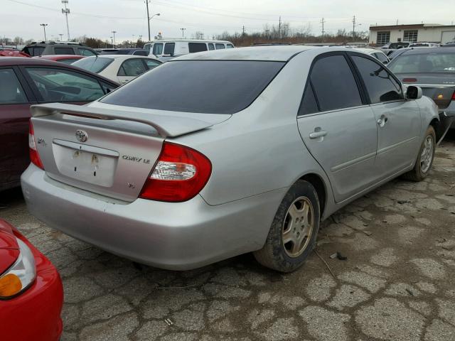 4T1BF32K72U541464 - 2002 TOYOTA CAMRY LE 银色 照片 4
